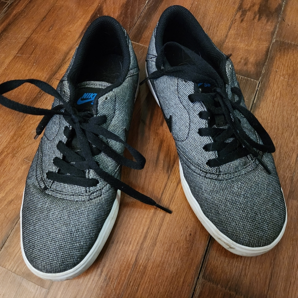 Kids Nike SB sneakers (7Y)